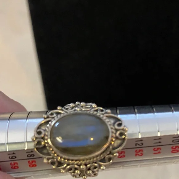 Silver and Blue Labradorite Gemstone Ring with 925 SS Detail - Picture 4 of 5